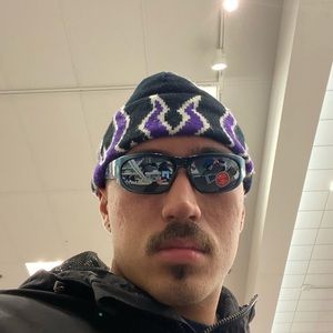 Meet your Posher, Larry